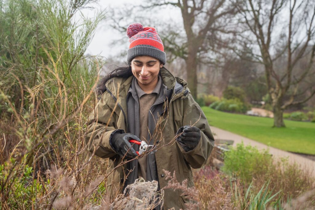 Apprentice Zahabia at RHS Garden Harlow Carr - RHS - Richard Walker .3-min