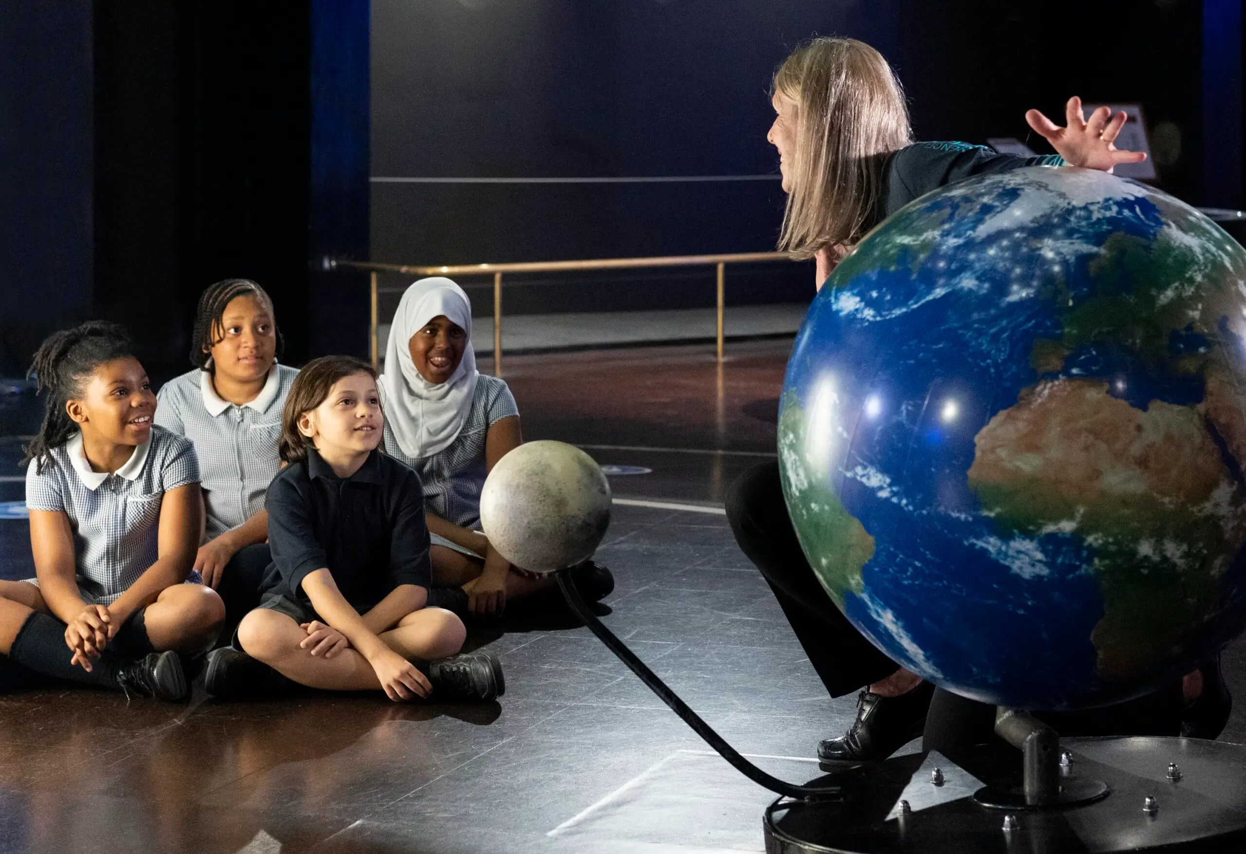 Students-engaging-with-an-Explainer-in-Wonderlab-The-Equinor-Gallery-scaled